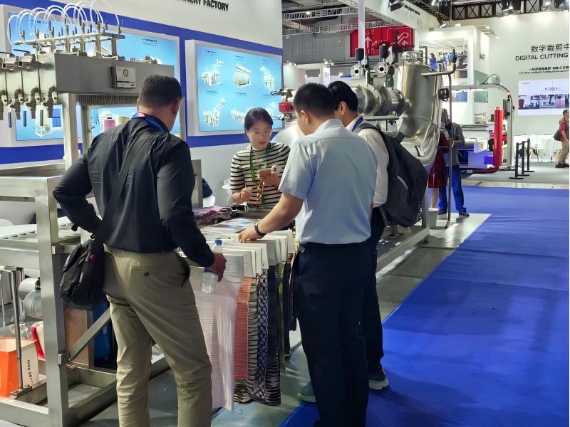 Hank yarn space dyeing machine is showed on ITMA 2024 textile machinery exhibition in Shanghai, darwing clients' attention